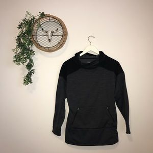 •The North Face Hoodie•